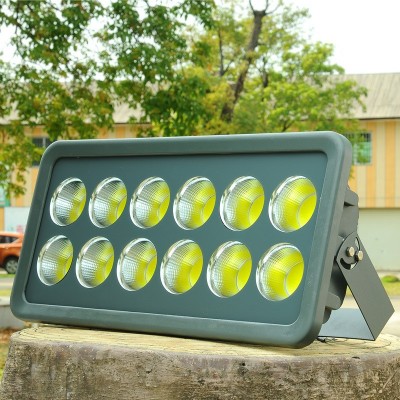 led投光灯超亮球场灯户外防水200W300W400W室外灯射灯600W探照灯图2