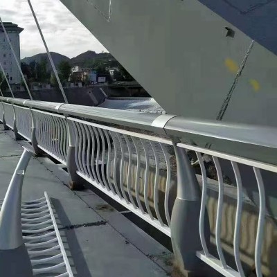 厂家铝合金桥梁护栏河道桥梁市政道路隔离护栏铝合金护栏现货图4