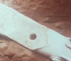 铜雀台发现的螭首，是高台建筑一个构件，主要是用来平衡高台建筑