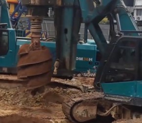 现场拍摄建筑地基施工全过程#地基基础 #旋挖钻 #桩基施工 #打桩 # #土木工程 #建挖掘机筑施工 #混泥土浇筑 #搅拌车