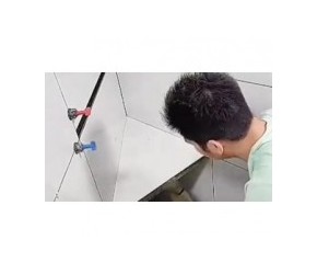 装修师傅给装的置物台